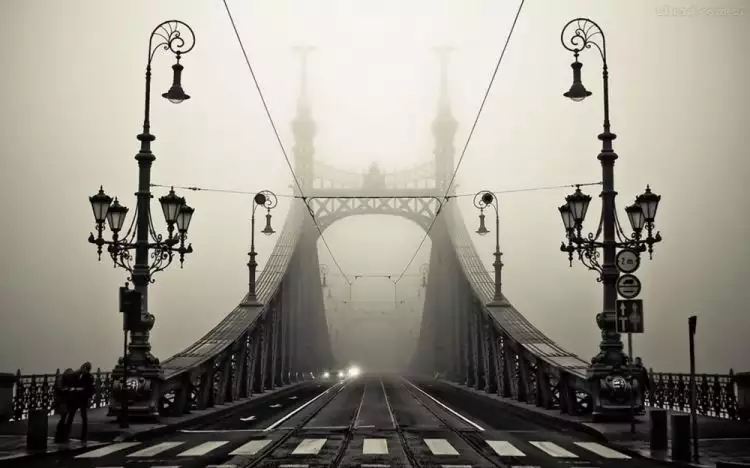 26 Jembatan luar biasa yang ada di dunia, magis banget