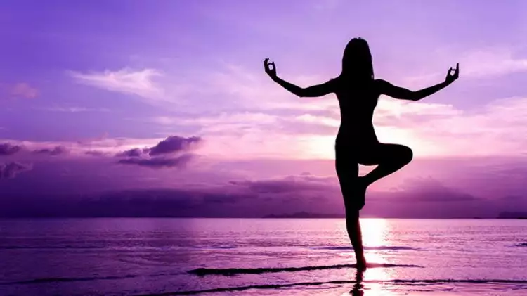 15 Pose yoga yang dapat membuat tubuhmu menjadi lebih segar