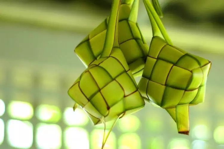 Ini fakta menarik dari ketupat, makanan khas Idulfitri yang wajib ada