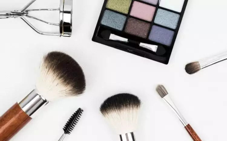7 Trik agar makeup kamu tahan lama