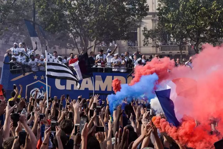 Parade perayaan juara Piala Dunia 2018 skuat Timnas Prancis di Paris