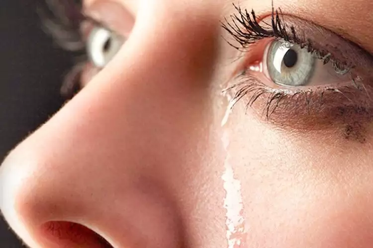 Sebab & proses terjadinya air mata, rata-rata hasilkan 10 ons per hari