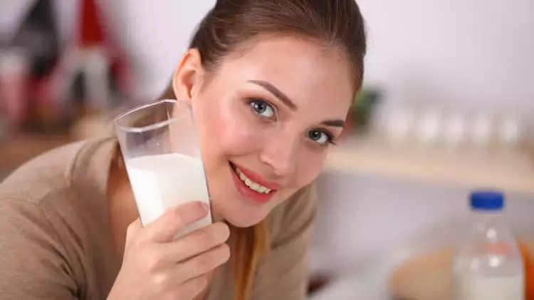 5 Tanda ini menunjukkan jika susu telah basi, yuk lebih teliti