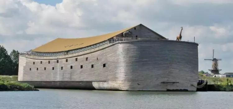 Pria ini membuat replika kapal Nabi Nuh seukuran asli, mirip!