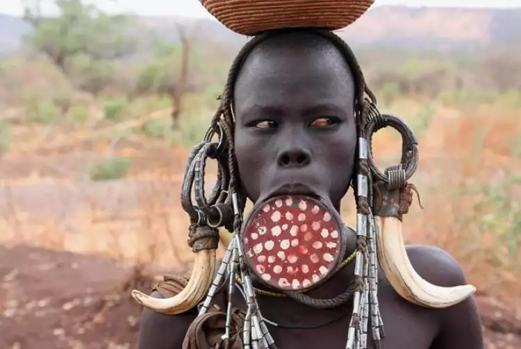 6 Suku paling misterius & terisolasi di dunia, berbahaya didekati