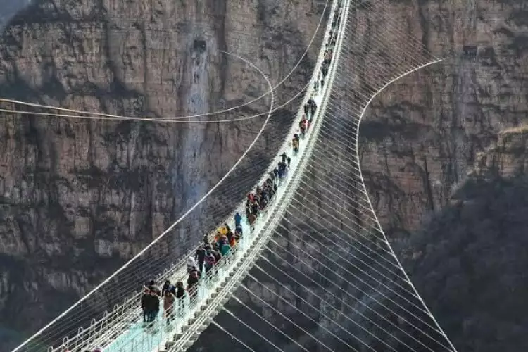 9 Jembatan paling mengerikan di dunia, berani lewat?