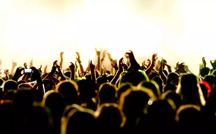 3 Tips agar kamu bisa pergi dan nonton festival musik dengan bahagia