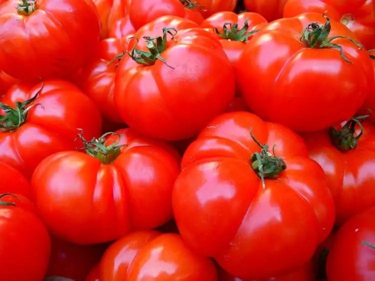 Gampang ditemui, ini 5 manfaat kesehatan dari buah tomat