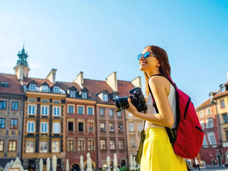 Liburan ke luar negeri, ini 6 peraturan yang wajib kamu patuhi