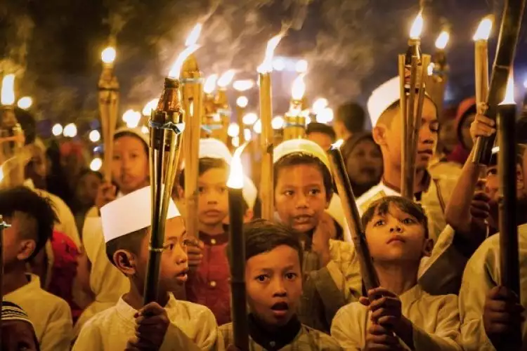 Tak ada di Timur Tengah, ini 4 tradisi Idul Fitri unik di Indonesia  
