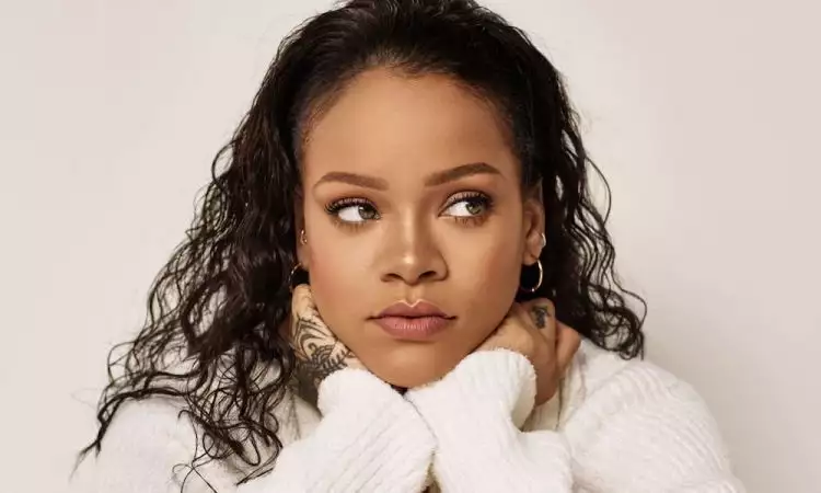 Ingin fokus rekaman, Rihanna sewa pulau pribadi