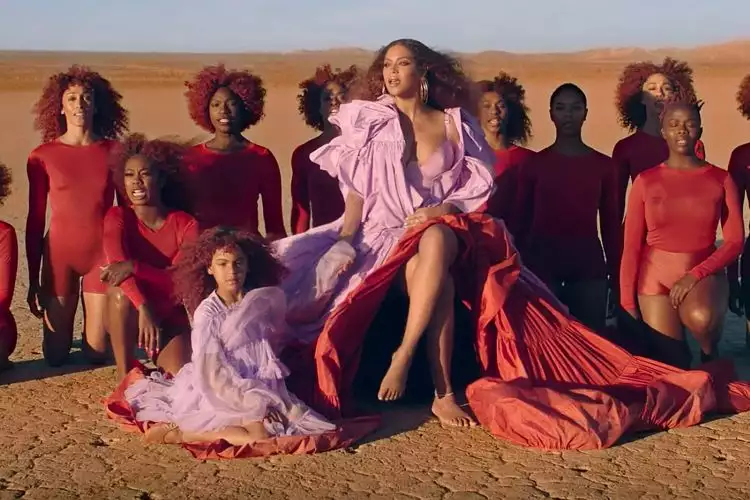 10 Kostum Beyonce di video klip 'Spirit', buatan para desainer ternama
