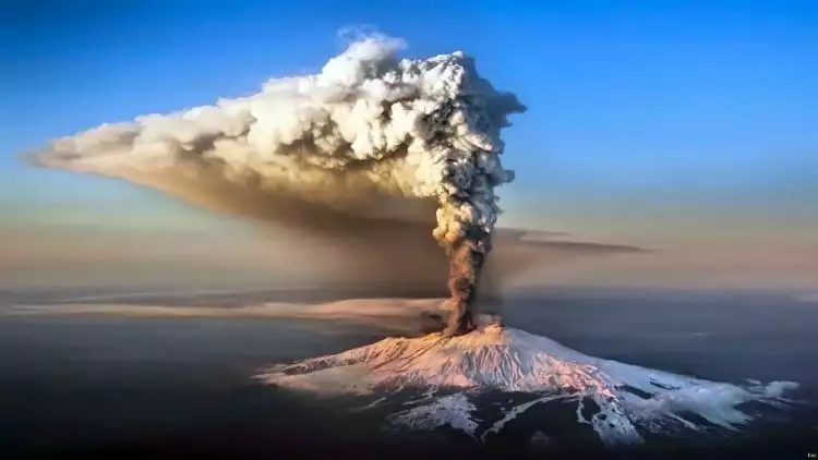 Ini 4 dampak negatif dari letusan gunung berapi