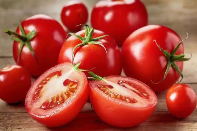 Punya berbagai kandungan baik, ini 4 manfaat tomat bagi kesehatan