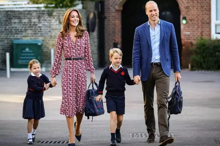 8 Momen hari pertama sekolah Putri Charlotte dan Pangeran George