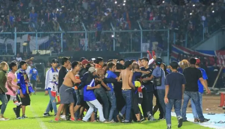 Majukan sepak bola Indonesia, yuk dukung klub kesayangan dengan bijak