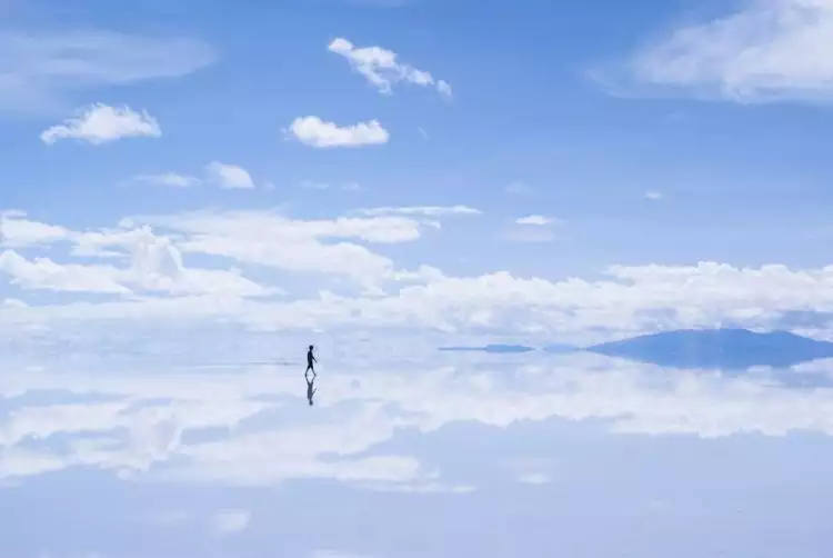 Salar De Uyuni atau Uyuni Salt Flat, cermin alami terbesar di dunia