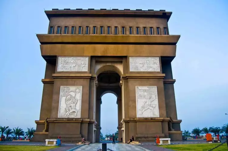 Monumen Simpang Lima Gumul, ikon Kota Kediri yang memesona