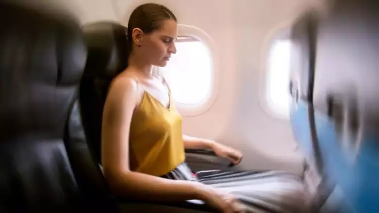 7 Cara mengatasi rasa takut naik pesawat terbang yang patut dicoba