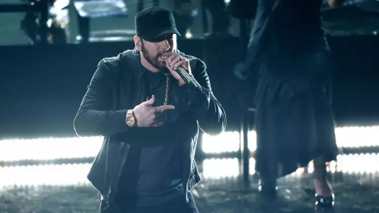 'Dewa Rap' Eminem kembali menggebrak dengan album baru kontroversial