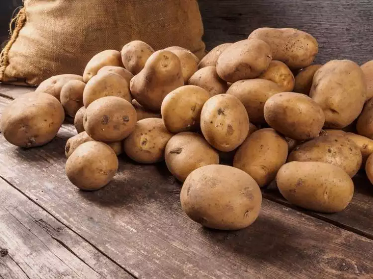 Biasa dibuang, ternyata kulit kentang memiliki banyak manfaat