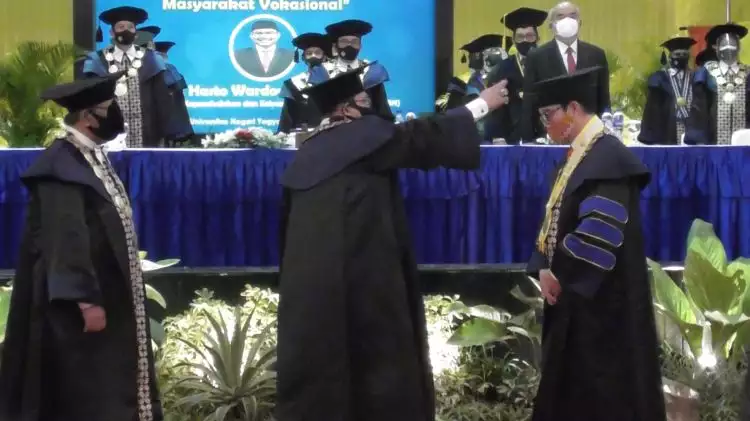 UNY anugerahkan gelar Doktor Honoris Causa untuk Kepala BKKBN