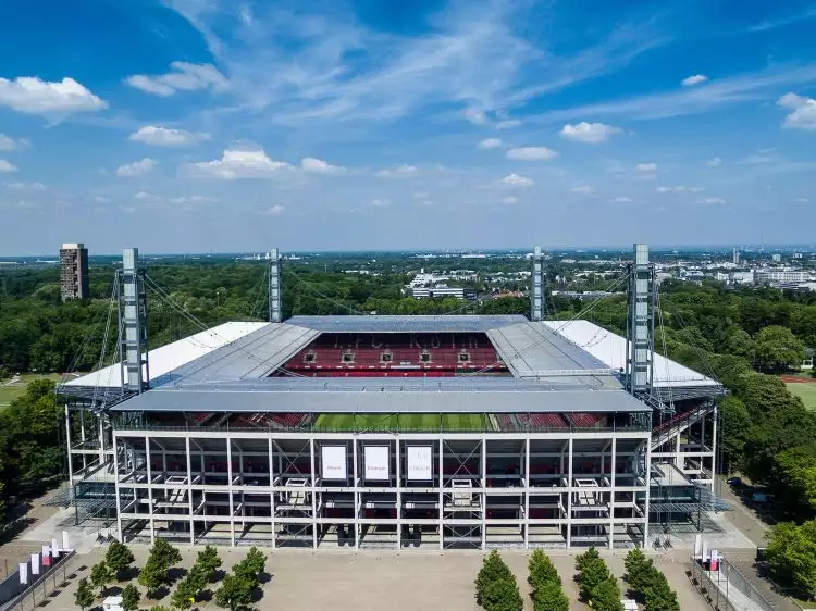 5 Potret Stadion RheinEnergie, stadion megah partai final Liga Eropa