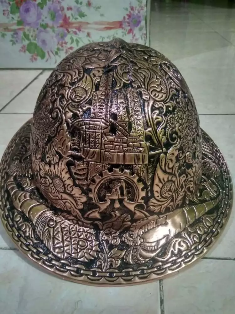 Ini keunikan helm ukir logam khas Kotagede Yogyakarta
