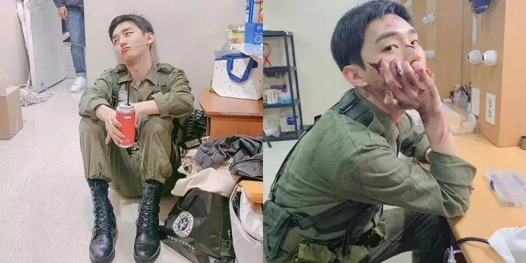 Pulang wajib militer, ini 7 potret gagah Yoon Ji-sung kenakan seragam