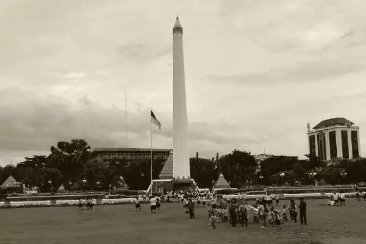 Tugu Pahlawan: Strategi dekolonisasi di Surabaya
