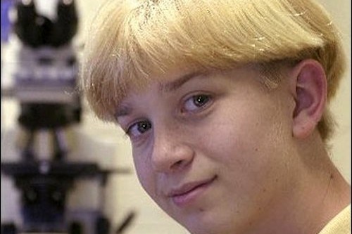 10 Anak Jenius yang diterima kuliah di usia kurang dari 15 Tahun 10 Anak Jenius yang diterima kuliah di usia kurang dari 15 Tahun