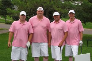 Ternyata pink itu warna macho, ini buktinya!