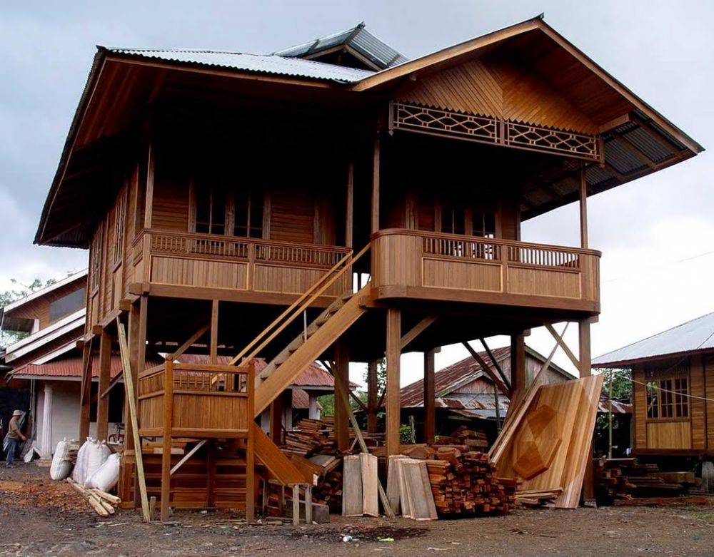 Woloan rumah panggung tahan gempa  asal Indonesia merambah 
