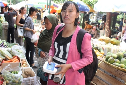 Perjuangan hidup Nanik jasa tensi pedagang pasar bertarif Rp 1.000