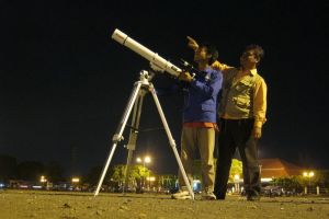 Hobi amati langit, Mutoha jadi rujukan penentuan jadwal sholat