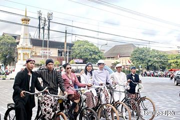 Salurkan hobi, perempuan ini gowes onthel Jogja-Ponorogo