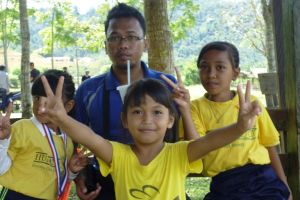 Sarjana ini abdikan hidupnya untuk mencerdaskan anak TKI di Malaysia