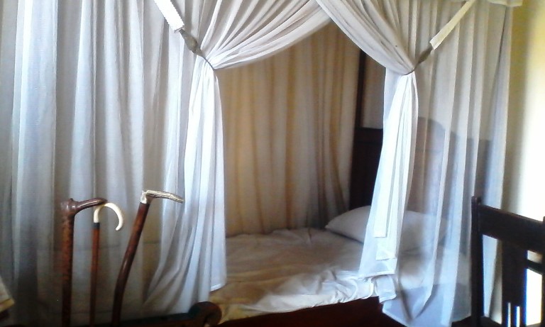 Ranjang ini saksi bisu kebiasaan Ki Hadjar memperlakukan istrinya