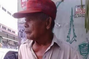 Hebatnya Mbah Supri, puluhan tahun masih bikin dan jualan mainan kuno