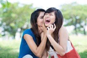 5 Alasan bergosip agar kamu tetap bahagia