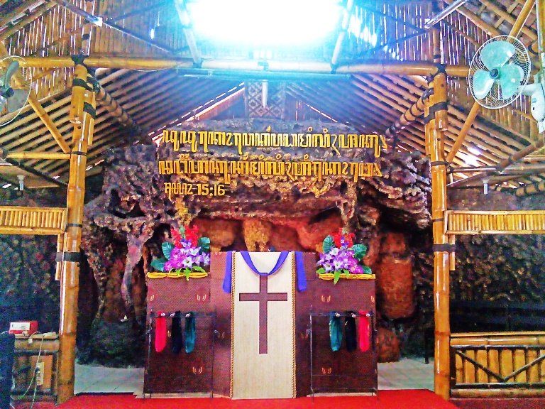 Kokohnya gereja bambu pertama di dunia, tahan dihantam gempa dahsyat