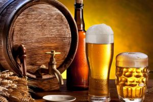 Rambut bersinar jangan pakai sampo, kamu harus coba keramas pakai bir