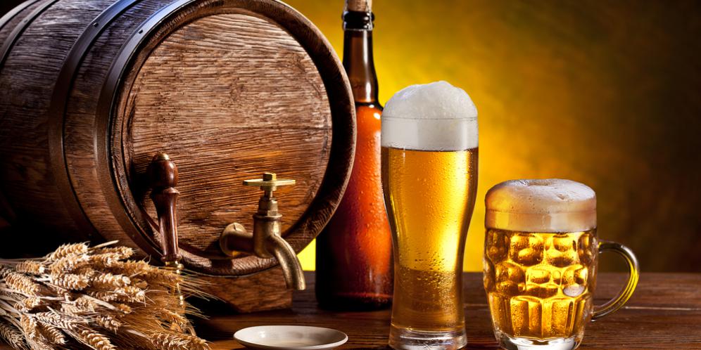 Rambut bersinar jangan pakai sampo, kamu harus coba keramas pakai bir