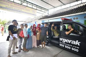 Ini cerita panjang ditemukannya Mbah To hingga diantar ke kampungnya