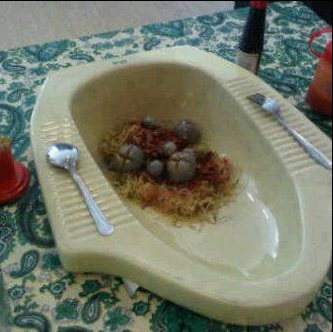 Ada-ada saja, kafe ini hadirkan sensasi makan di toilet