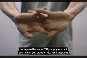 VIDEO: 'Meng-kretek' persendian tulang nikmat tapi ternyata berbahaya