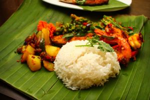 4 Alasan kenapa kamu harus makan beralas daun pisang 