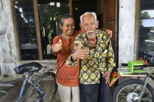 Ini foto-foto bahagia Mbah To bertemu dengan istrinya