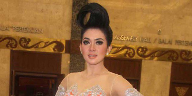 6 Artis Indonesia yang layak dijadikan stiker LINE