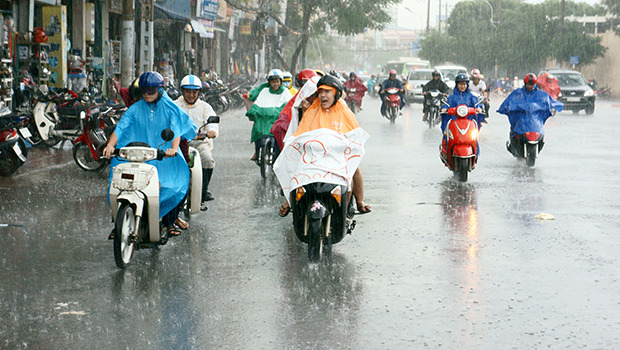 Kebiasaan sepele biker saat musim hujan ini ternyata salah lho